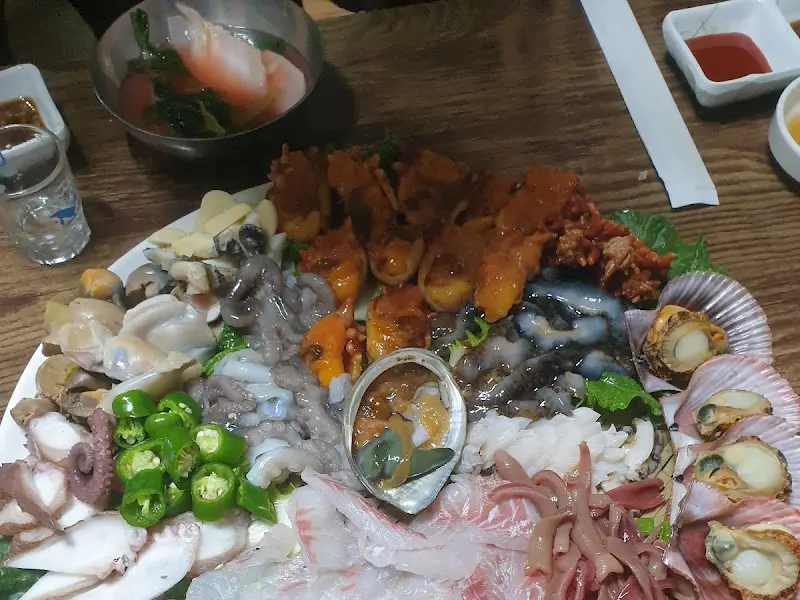 푸짐한 해산물 한 상 차림