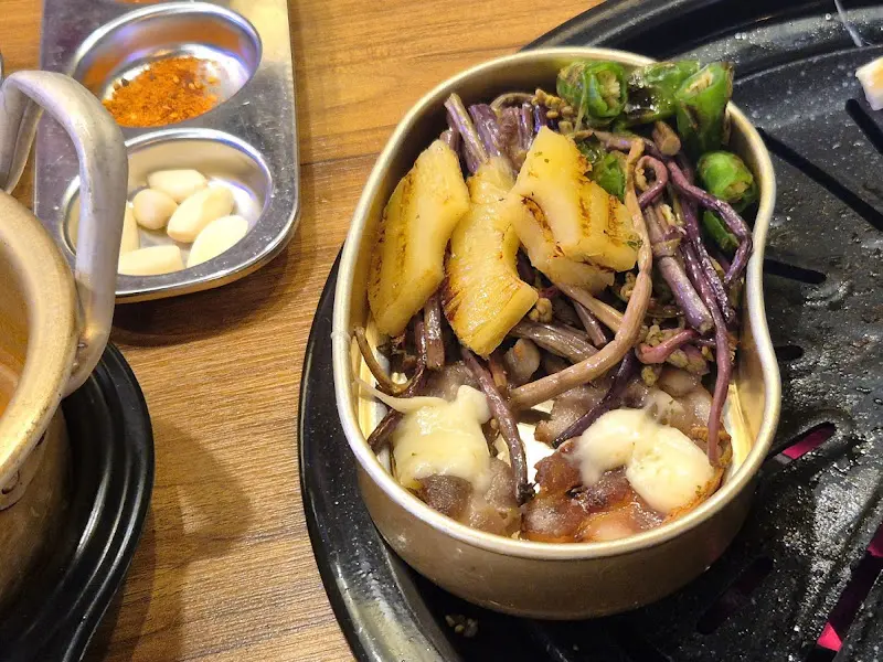 불판 위의 고기