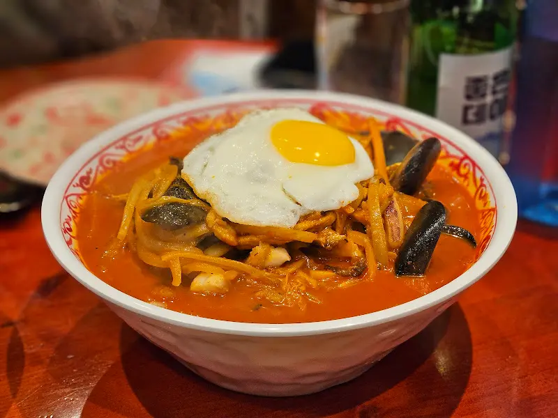 계란후라이가 올라간 짬뽕