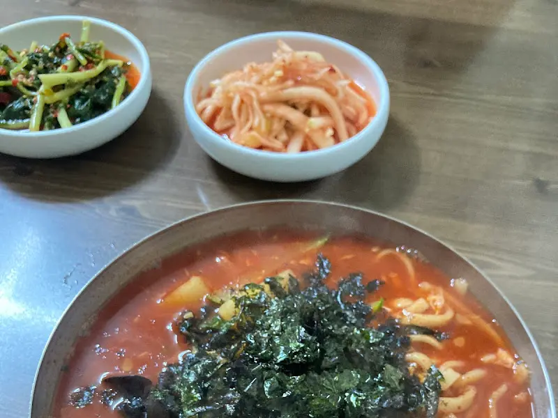 장칼국수와 반찬