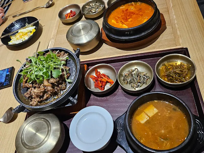 정갈하게 차려진 한 상 차림