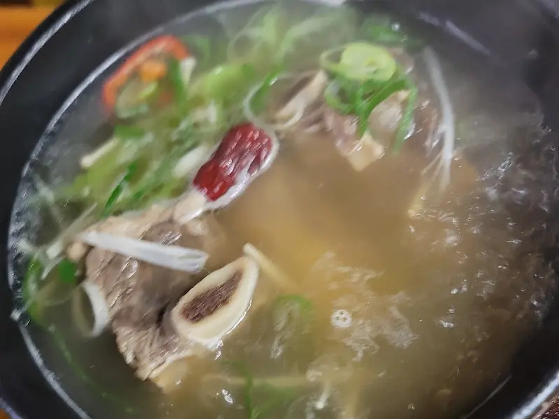 갈비탕의 모습