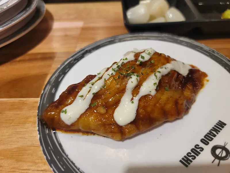 미카도스시의 도미 뱃살 구이 초밥
