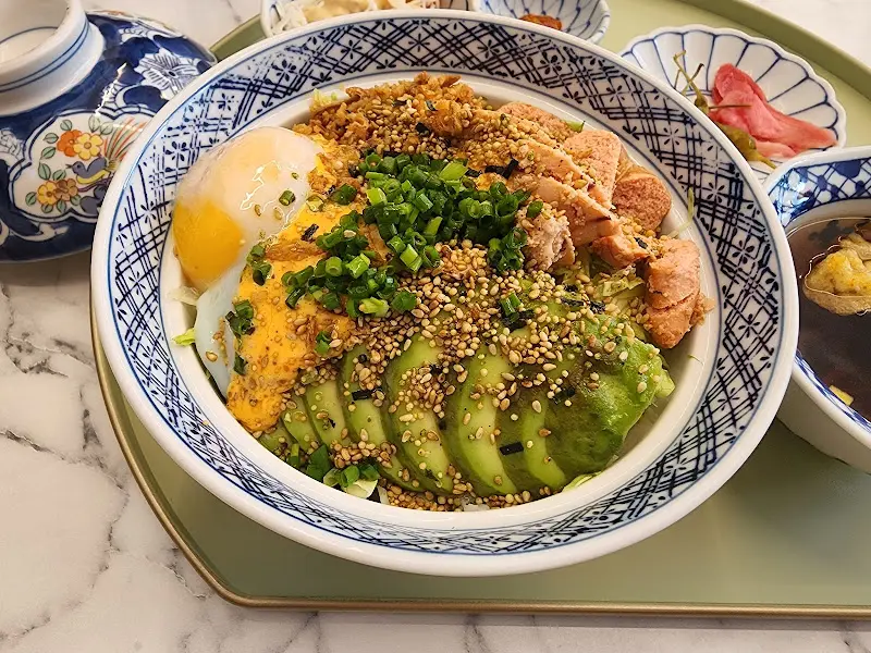 명란 아보카도 덮밥