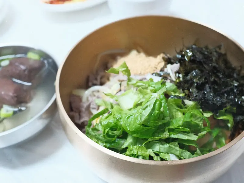 푸짐한 비빔밥 재료