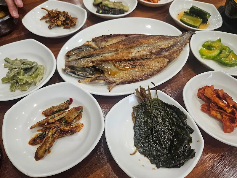 간고등어 정식 한상 차림