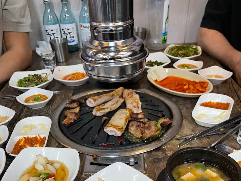 울릉도 돼지 식당 한상차림