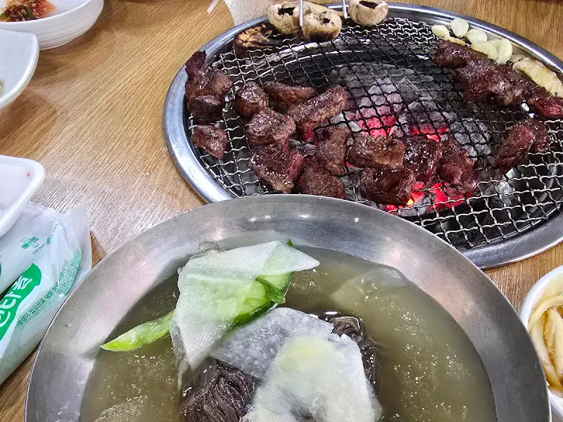 차돌된장찌개와 냉면