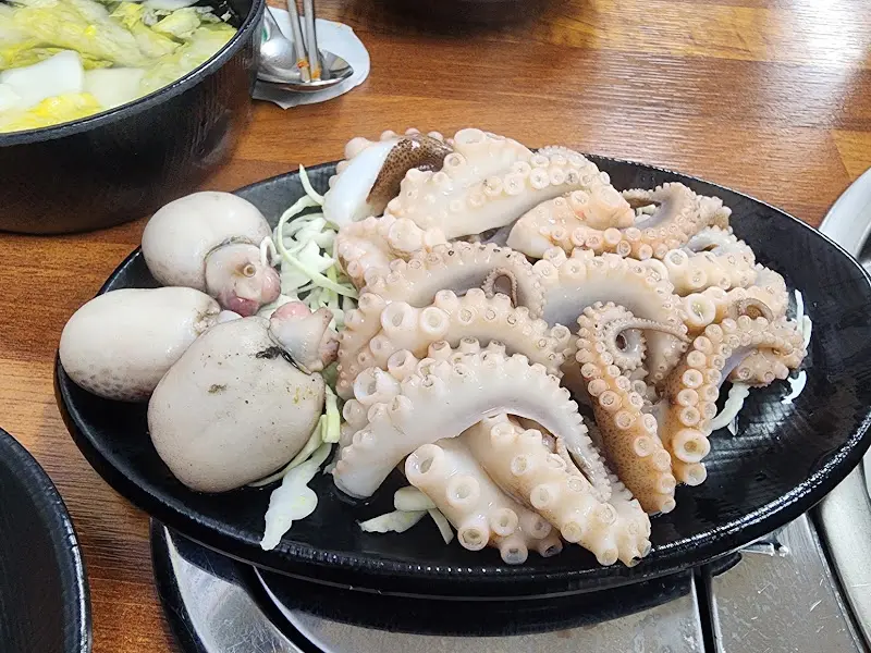 신선한 쭈꾸미 데침