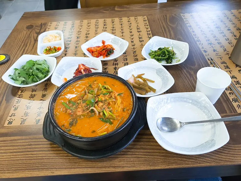 어탕국수 한 상 차림