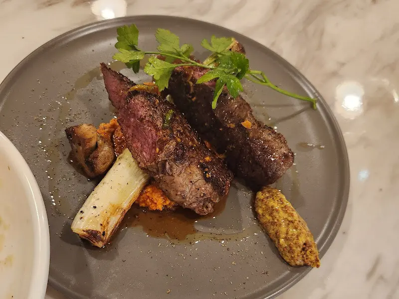 스테이크 근접 사진