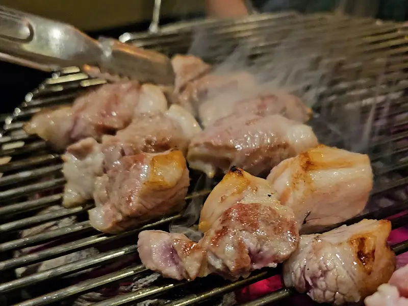 불판 위에서 익어가는 가브리살