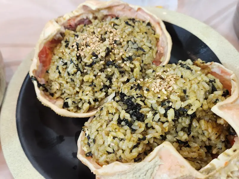 고소한 풍미가 일품인 게딱지 볶음밥