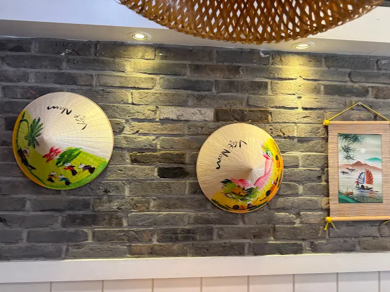 매장 내부 인테리어