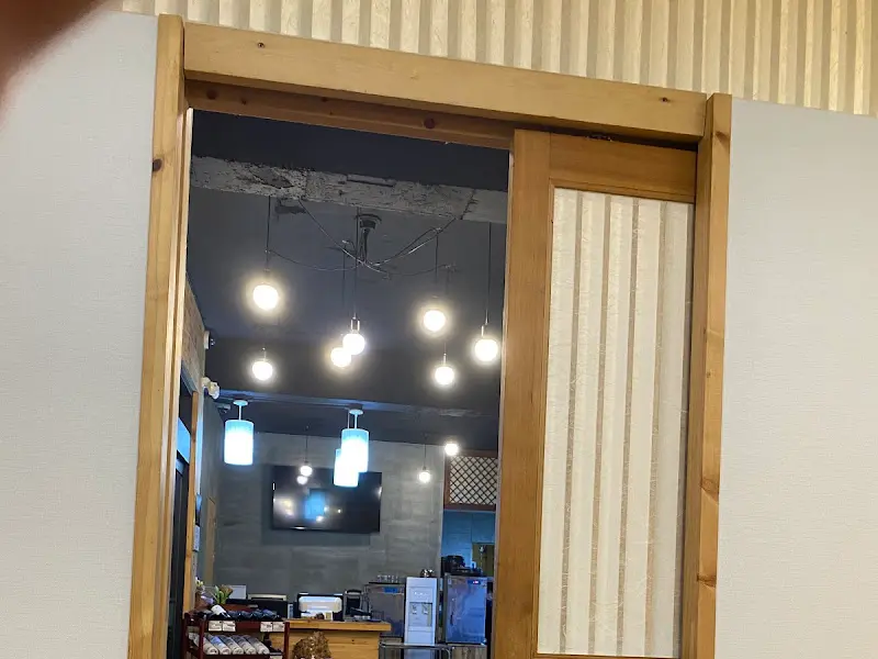 룸으로 향하는 문