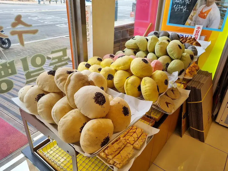 빵 진열대의 모습