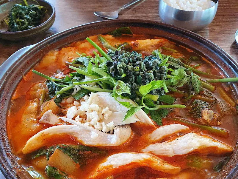 다슬기해장국의 메기매운탕