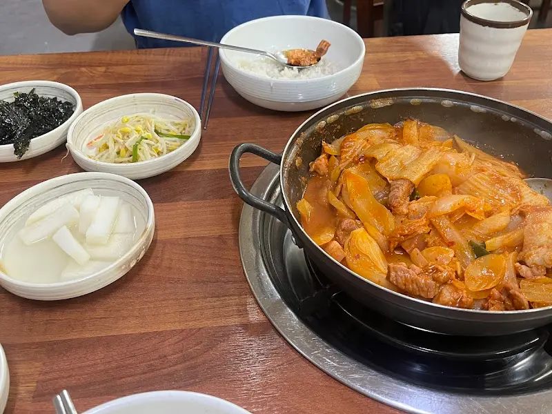 볶음밥과 밑반찬