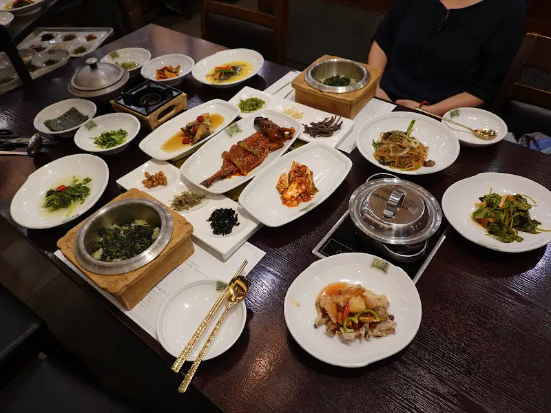 곤드레 솥밥 정식 한상차림