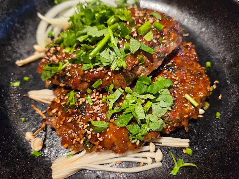 윤기가 흐르는 떡갈비