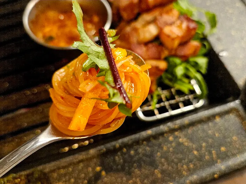 매콤달콤 비빔국수