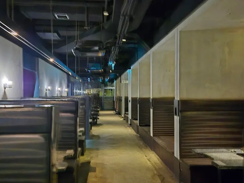 창고43의 넓고 프라이빗한 테이블 좌석