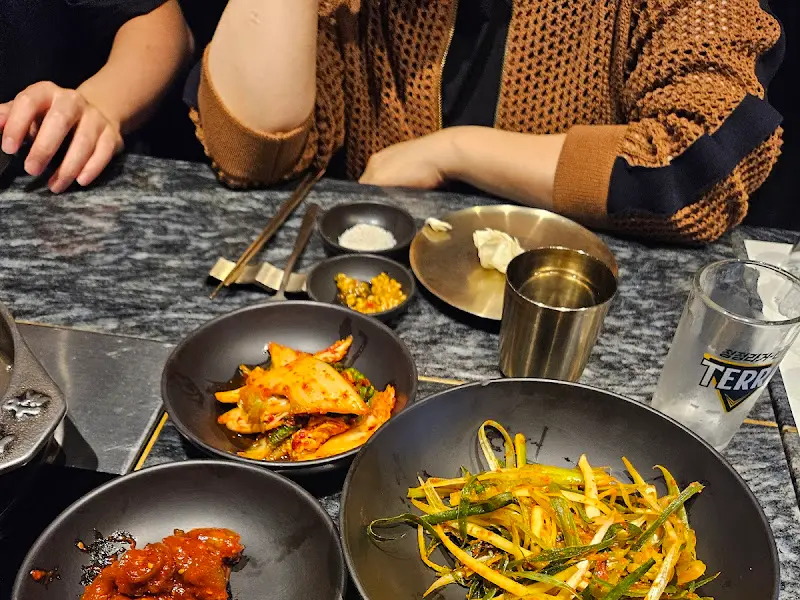 창고43의 정갈한 밑반찬