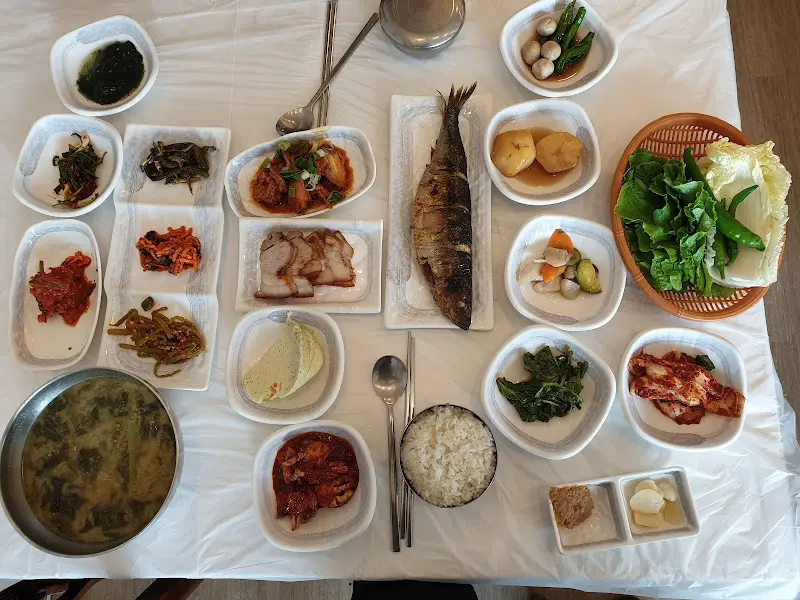 푸짐한 백반 한 상