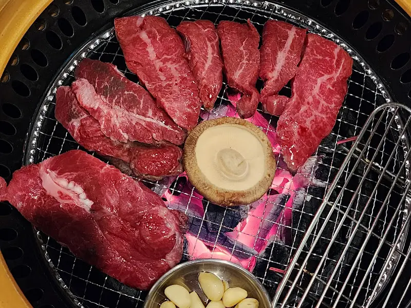 맛있게 구워진 한우