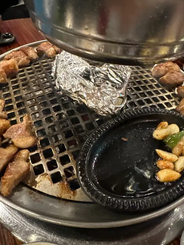 고기 굽는 모습