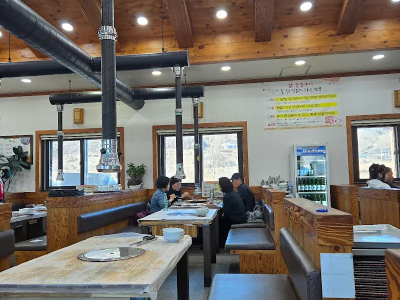 차돌이가든 내부 전경