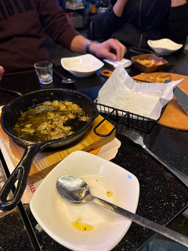 감바스와 빵, 맥주의 완벽한 조합