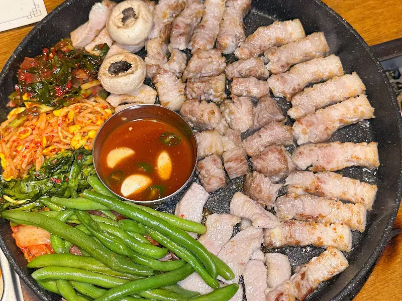 잘 구워진 고기