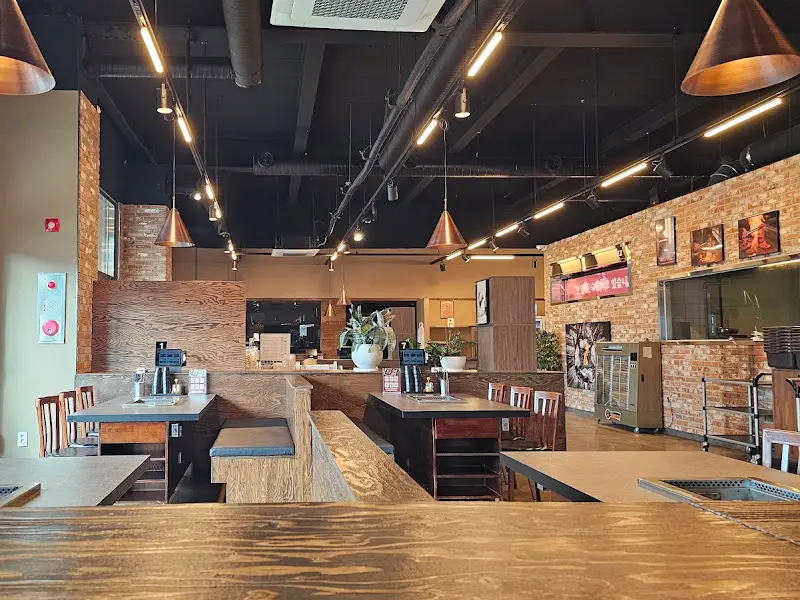 넓고 쾌적한 매장 내부