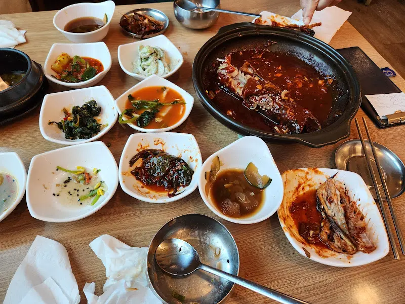 식사를 마친 후 테이블 모습