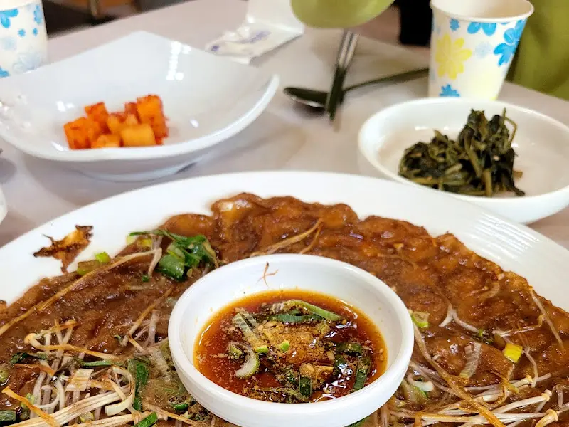 겉은 바삭하고 속은 쫄깃한 도토리묵전