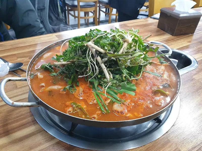 보글보글 끓는 곱창전골