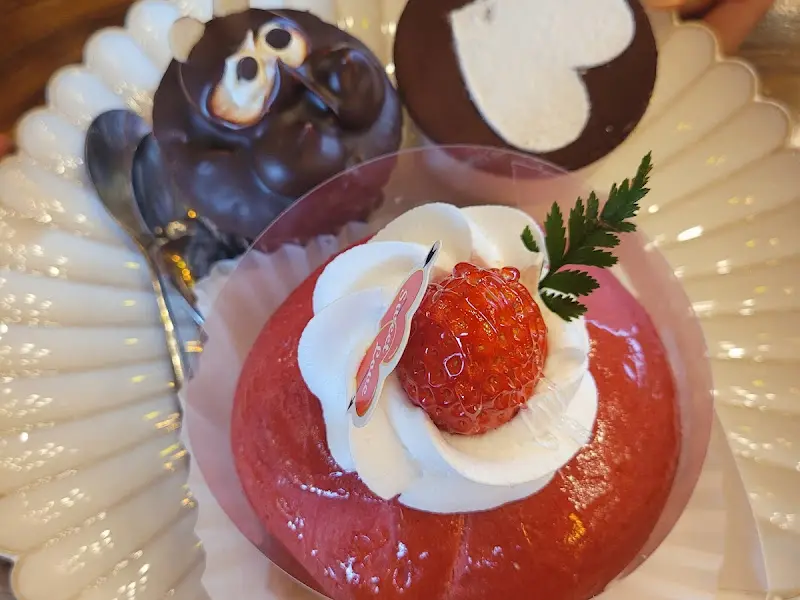 카페에서 판매하는 귀여운 모양의 빵