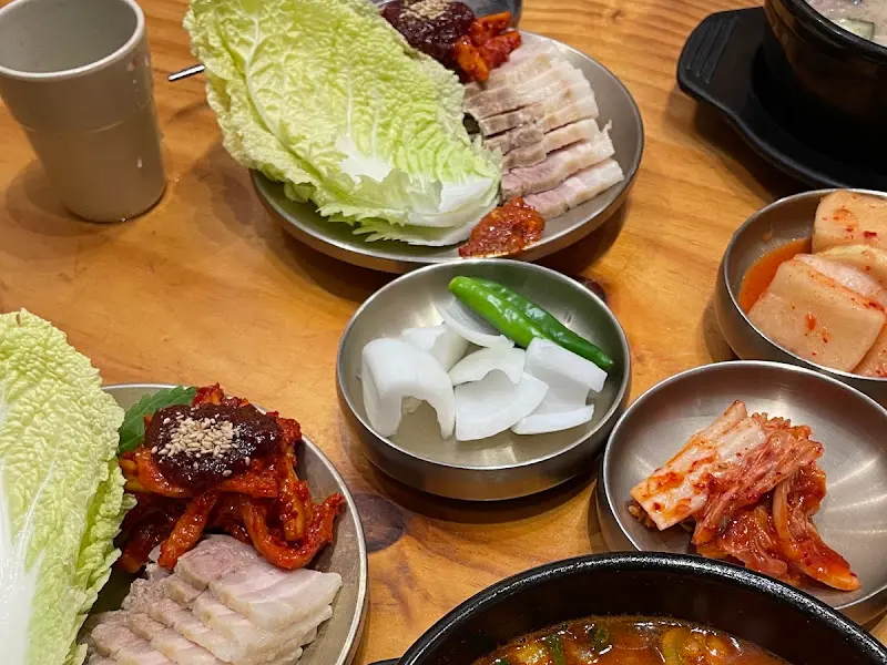 다채로운 곁들임 메뉴들