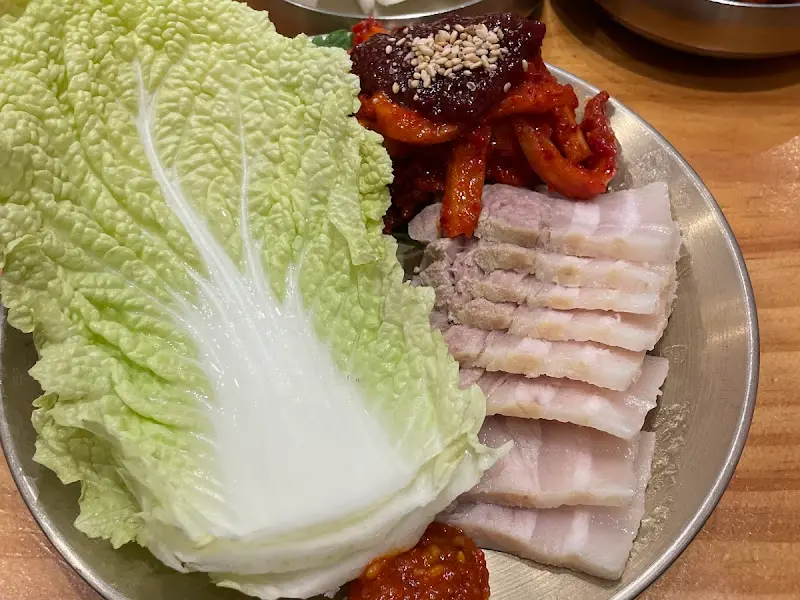 윤기가 자르르 흐르는 보쌈