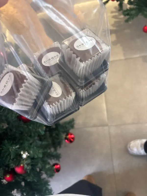 포장된 두바이 휘낭시에