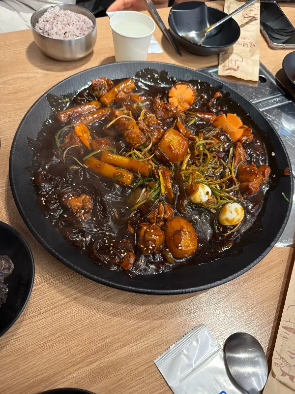 윤기가 흐르는 닭고기