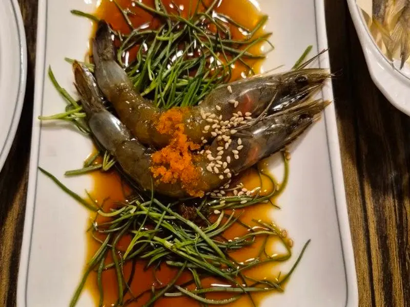 정갈하게 담겨 나온 간장 새우장