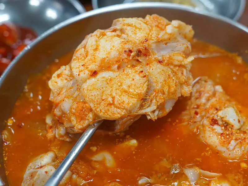 곰치 해장국과 반찬