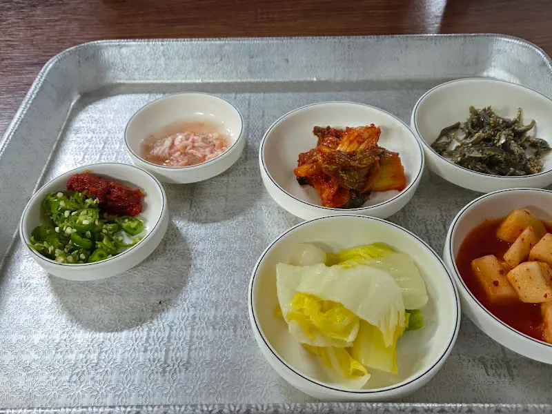 용궁단골식당 밑반찬 클로즈업