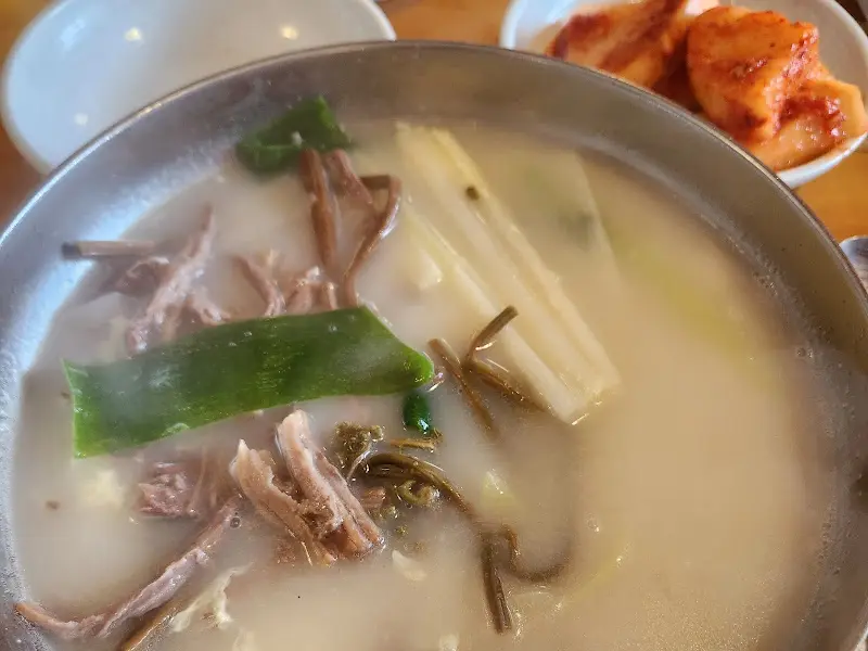 수라전통육개장의 육개장 설렁탕