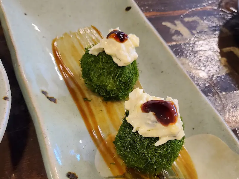 예쁘게 담긴 음식