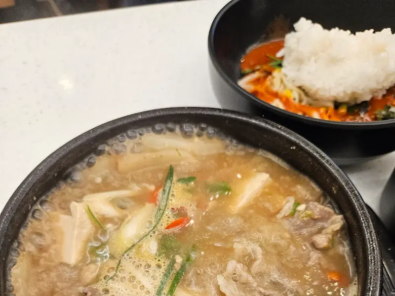 비빔밥과 찌개의 조화