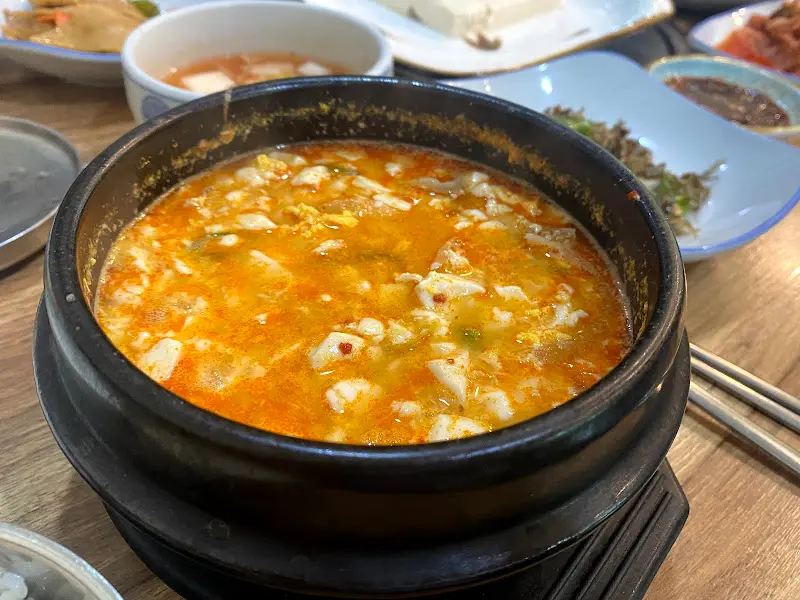 순두부찌개 한 상 차림