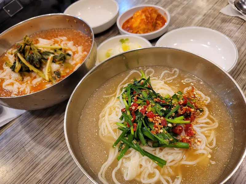 열무냉칼국수와 겉절이